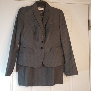 CALVIN KLEIN SKIRT SUIT SIZE 4 LONGSLEEVE JACKET GRAY WITH STRIPE 3 BUTTONS